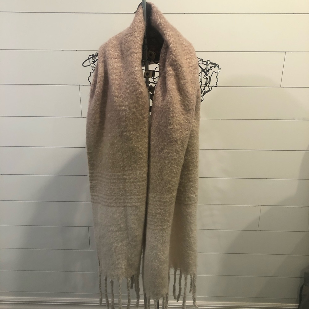 NWOT Mer-Sea & Co Blanket Scarf